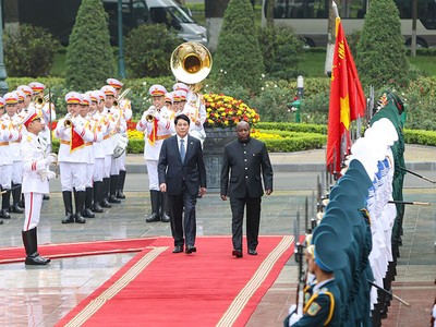 Chủ tịch nước Lương Cường đón và hội đàm với Tổng thống Burundi