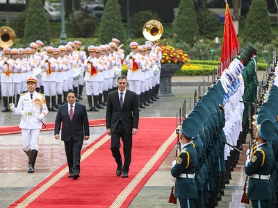 Thủ tướng Phạm Minh Chính đón, hội đàm với Thủ tướng Tây Ban Nha