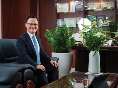 Ông Nguyễn Anh Tuấn, Phó chủ tịch Hiệp hội Bảo hiểm Việt Nam (IAV), Chủ tịch Tổng công ty cổ phần Tái bảo hiểm Quốc gia Việt Nam (Vinare, mã chứng khoán VNR)