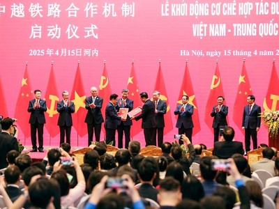 Hoạt động Gặp gỡ hữu nghị nhân dân Việt Nam - Trung Quốc sáng 15/4. Ảnh: Đức Thanh