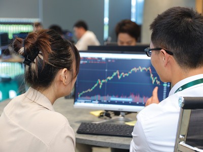 Sau nhịp điều chỉnh, thị giá nhiều cổ phiếu ngân hàng đã về gần giá trị sổ sách