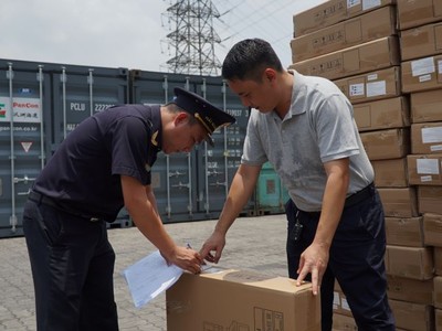 Hải quan thắt chặt kiểm soát nguyên liệu nhập khẩu, nhằm chặn hàng hóa xuất khẩu gian lận xuất xứ.