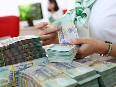 Lãi suất sẽ chịu sức ép do tiền gửi đang bị cạnh tranh bởi chứng khoán, bất động sản