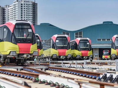 Các đoàn tàu thuộc Dự án đường sắt đô thị số 3, đoạn Nhổn - ga Hà Nội.