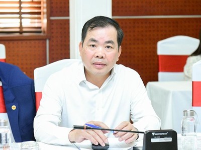 Ông Nguyễn Quang Huân, đại biểu Quốc hội, Phó chủ tịch Hội Doanh nhân tư nhân Việt Nam, Chủ tịch HĐQT Công ty cổ phần Halcom Việt Nam.