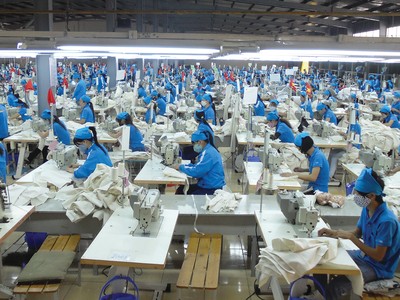 Các doanh nghiệp dệt may đang thực hiện chiến lược mở rộng thị trường cả trong và ngoài nước