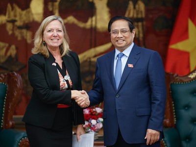Thủ tướng Phạm Minh Chính tiếp bà Mariam J. Sherman, Giám đốc Quốc gia của Văn phòng Ngân hàng Thế giới (WB) khu vực Việt Nam, Lào, Campuchia. Ảnh: Nhật Bắc