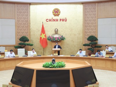 Thủ tướng Phạm Minh Chính phát biểu khai mạc Phiên họp Chính phủ chuyên đề pháp luật lần thứ 2 trong tháng 4/2025. (Ảnh: VGP/Nhật Bắc)