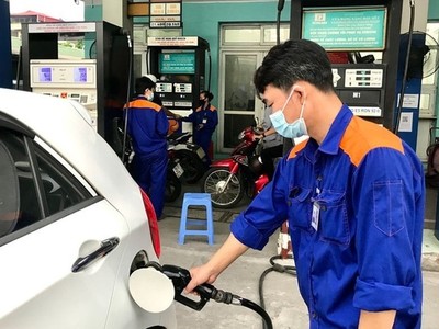 Giá xăng giảm nhẹ quanh ngưỡng 60 đồng/lít từ chiều 22/5.