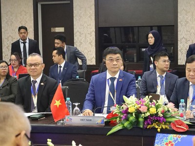 Phó chủ tịch Quốc hội Vũ Hồng Thanh tham dự Phiên họp trù bị cho Cuộc gặp các nhà lãnh đạo Hiệp hội các quốc gia Đông Nam Á (ASEAN) - Hội đồng liên nghị viện các nước ASEAN (AIPA). Ảnh: BNG