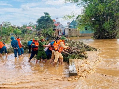 Các bộ ngành, địa phương tập trung ứng phó nguy cơ mưa lớn, sạt lở đất, lũ quét và chủ động phòng chống thiên tai trong thời gian tới.