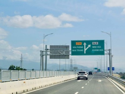 Một đoạn cao tốc Vân Phong - Nha Trang.