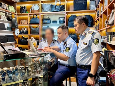 Saigon Square là “điểm nóng” về buôn bán hàng giả, hàng không rõ nguồn gốc