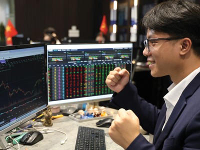 Đầu tư không chỉ là nắm giữ cổ phiếu tốt, mà còn là phản ứng nhanh với những thông tin mới