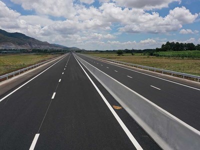 Đẩy nhanh tiến độ 5 dự án thành phần đường bộ cao tốc Bắc - Nam phía Đông