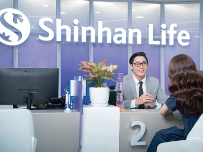 Shinhan Life cam kết đồng hành lâu dài cùng khách hàng thông qua các sản phẩm chất lượng, thiết thực và dịch vụ vượt trội.