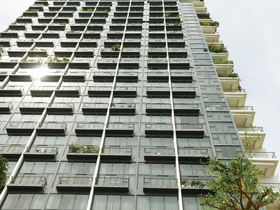 Kính nổi không màu có xuất xứ từ Indonesia và Malaysia đang gây khó khăn cho sản xuất nội địa (Ảnh: Đức Thanh)
