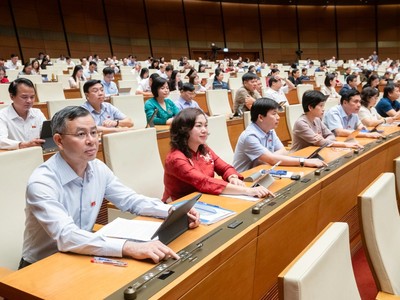 Quốc hội “chốt” giảm 2% thuế giá trị gia tăng đến hết năm 2026, đối tượng được giảm thuế mở rộng