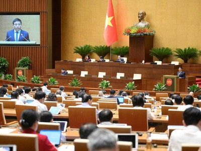 Quốc hội nghe Bộ trưởng Bộ Tài chính báo cáo tiếp thu, giải trình.