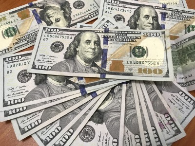 Tỷ giá vẫn chịu áp lực kép