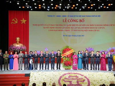 Hà Nội công bố 126 đơn vị hành chính xã, phường mới cùng đội ngũ cán bộ chủ chốt