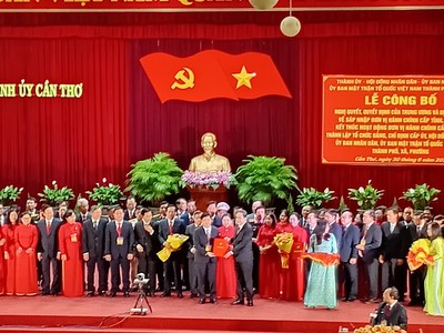 Công bố thành lập Thành phố Cần Thơ mới và ra mắt 103 đơn vị hành chính cấp xã
