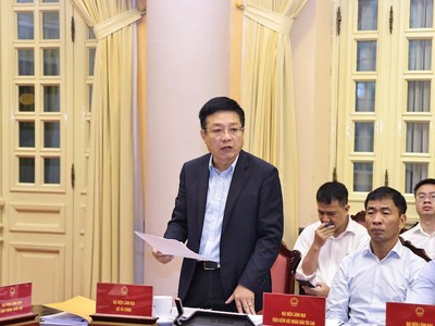 Thứ trưởng Bộ Tài chính Hồ Sỹ Hùng giới thiệu nội dung mới của Luật Doanh nghiệp.