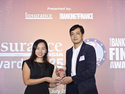 Ông Phạm Thanh Tùng - Đại diện F88 nhận ba giải thưởng tại Lễ trao giải ABF 2025