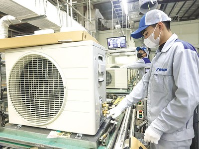Nền kinh tế Việt Nam đứng trước yêu cầu tất yếu là phải tìm ra các động lực tăng trưởng mới mang tính đột phá. Ảnh: Đ.T