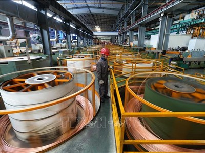 Đồng được sản xuất tại nhà máy ở tỉnh Chiết Giang, Trung Quốc. Ảnh minh họa: THX/TTXVN