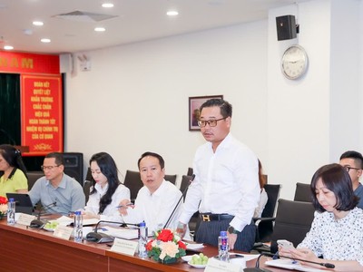 Phó giám đốc Sở Tài chính Hà Nội Lê Trung Hiếu phát biểu tại Hội nghị.