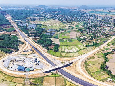 Một đoạn cao tốc Bắc - Nam phía Đông thuộc Dự án thành phần Quảng Ngãi - Hoài Nhơn sắp được đưa vào khai thác