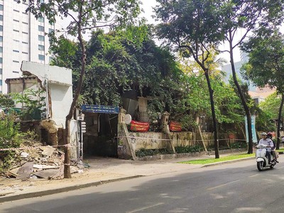 Khu đất vàng tại 33 - đường Nguyễn Du (TP.HCM), một trong 4 khu đất mà Vinafood II chuyển cho Đinh Trường Chinh