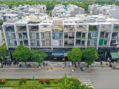 Trên địa bàn TP.HCM hiện có khoảng 17 dự án nhà ở thương mại với khoảng 2.312 căn nhà, đất có vướng mắc liên quan việc xác định nghĩa vụ tài chính phát sinh từ việc Thành phố không mua lại quỹ nhà trong dự án để phục vụ tái định cư.