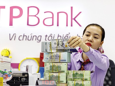Ngân hàng rầm rộ cho vay bất động sản