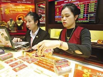 Giá vàng khó có thể giảm trong trung và dài hạn. Ảnh: Đức Thanh