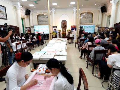 Quang cảnh sự kiện "Sợi chỉ thời gian". Ảnh: Hồ Hạ