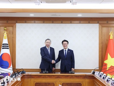 Tổng Bí thư Tô Lâm hội kiến Thủ tướng Hàn Quốc Kim Min Seok. Ảnh: TTXVN