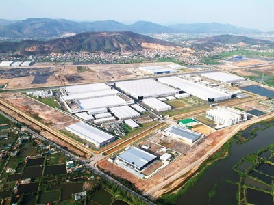 KCN Sông Khoai (KKT ven biển Quảng Yên) đã và đang được đầu tư hạ tầng kỹ thuật đồng bộ, hiện đại, ngày càng có sức hút đối với các nhà đầu tư thứ cấp đang tìm hiểu cơ hội đầu tư tại tỉnh Quảng Ninh. Ảnh: AMATA