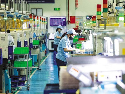 Việt Nam sở hữu những lợi thế rõ ràng về sản xuất và thu hút dòng vốn FDI so với các quốc gia trong khu vực. Ảnh: Đức Thanh