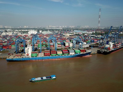 Nhiều doanh nghiệp vận tải mở rộng các tuyến dịch vụ và gia tăng đội tàu
