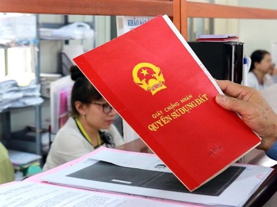Các thủ tục về đất đai đang ngày càng được đơn giản hoá.