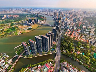 Vị trí chiến lược, kết hợp với nguồn lực công nghiệp của Bình Dương và hạ tầng cảng biển của Bà Rịa - Vũng Tàu, cho phép TP.HCM đóng vai trò cửa ngõ kết nối Việt Nam với thị trường ASEAN và chuỗi cung ứng toàn cầu. Ảnh: Lê Toàn