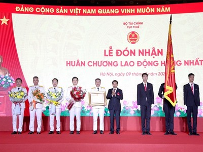 Ngành Thuế đón nhận Huân chương Lao động Hạng nhất
