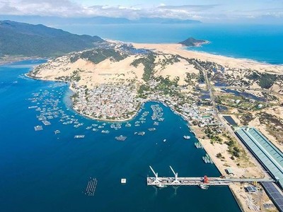Vịnh Vân Phong nơi hai dự án có vốn đầu tư gần 69 ngàn tỷ được cấp phép.