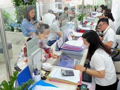 UBND TP.HCM đề xuất Ủy ban Kinh tế và Tài chính của Quốc hội đồng thuận về cách tính quỹ lương cơ bản của Thành phố cho cán bộ, công chức, viên chức và người lao động