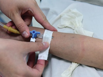 Điều trị bệnh ung thư luôn rất tốn kém