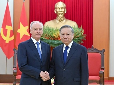 Tổng Bí thư Tô Lâm (phải) và ông Nikolai Patrusev.