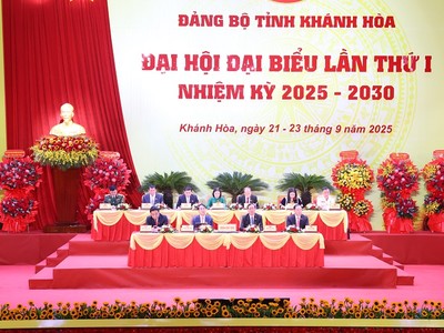 Ðại hội đại biểu Ðảng bộ tỉnh Khánh Hòa lần thứ I, nhiệm kỳ 2025 - 2030 đã biểu quyết thông qua dự thảo Chương trình hành động của Ban chấp hành Đảng bộ tỉnh nhiệm kỳ 2025 - 2030. Ảnh: T.X