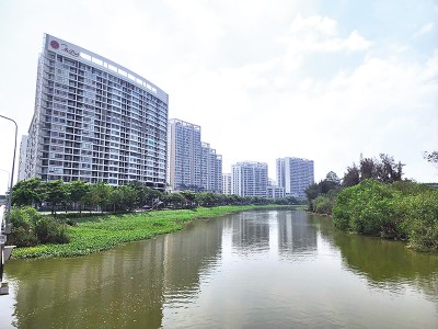 Nhiều dự án tại TP.HCM dân vào ở đã lâu, nhưng chưa được cấp sổ. Trong ảnh: Khu chung cư The Peak được đưa vào sử dụng từ tháng 7/2021 song vẫn chờ sổ hồng